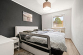 Ideal für Ihre Familie: modernisierte Doppelhaushälfte in zentrumsnaher Lage von Ichenhausen - Schlafzimmer