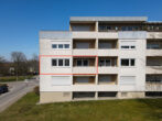 KAUFEN STATT MIETEN: helle 4-Zimmer-Wohnung mit großzügigem Stellplatz in Weißenhorn - Gebäudeansicht